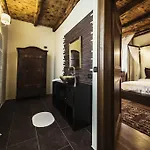 Relais Gozzi 2*
