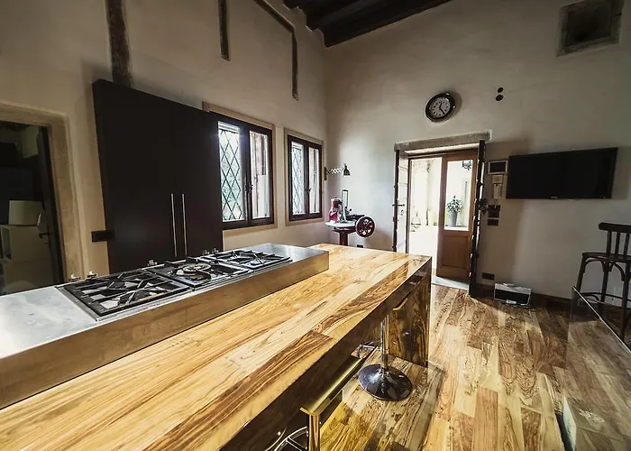 Relais Gozzi 2* 아르쿠그나노